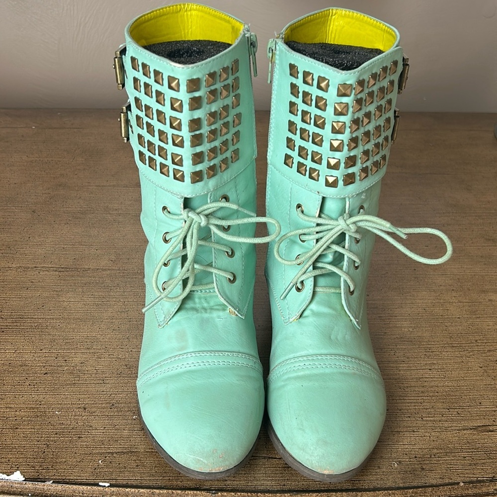 Privileged Titan Boots. VINTAGE.